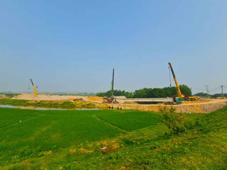 Thi công đúc dầm I33 tại Việt Yên, Bắc Giang.